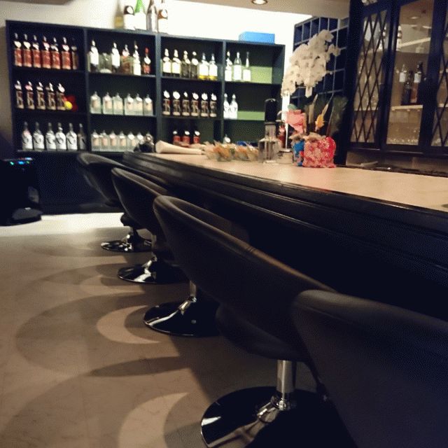 ラウンジなづき｜店内
